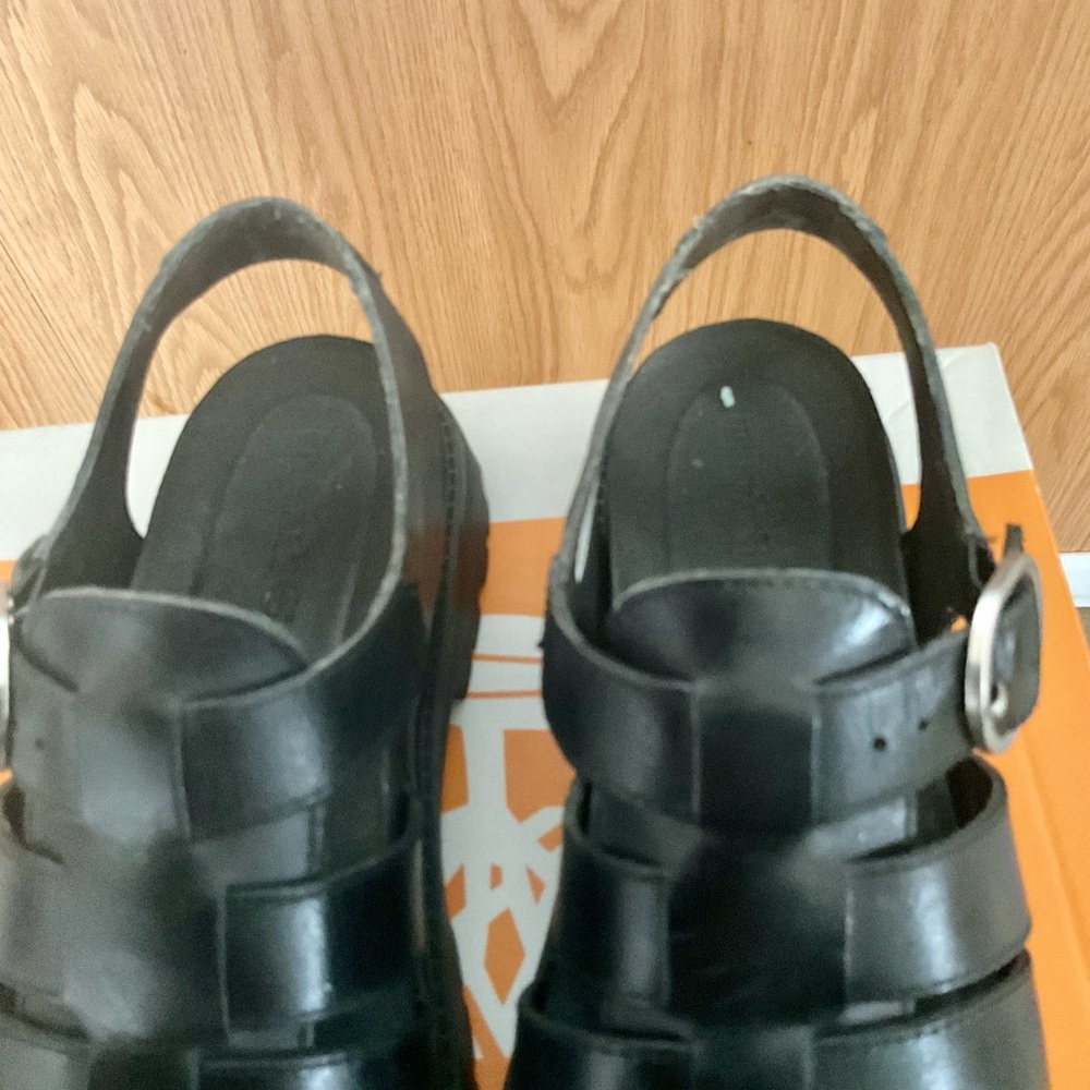 Women Timberland Black Leather Buckle Sandals - Picture 5 of 6